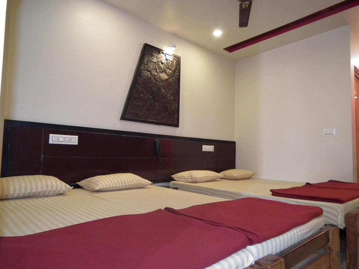 Galaxy Lodge Chikmagalūr Esterno foto